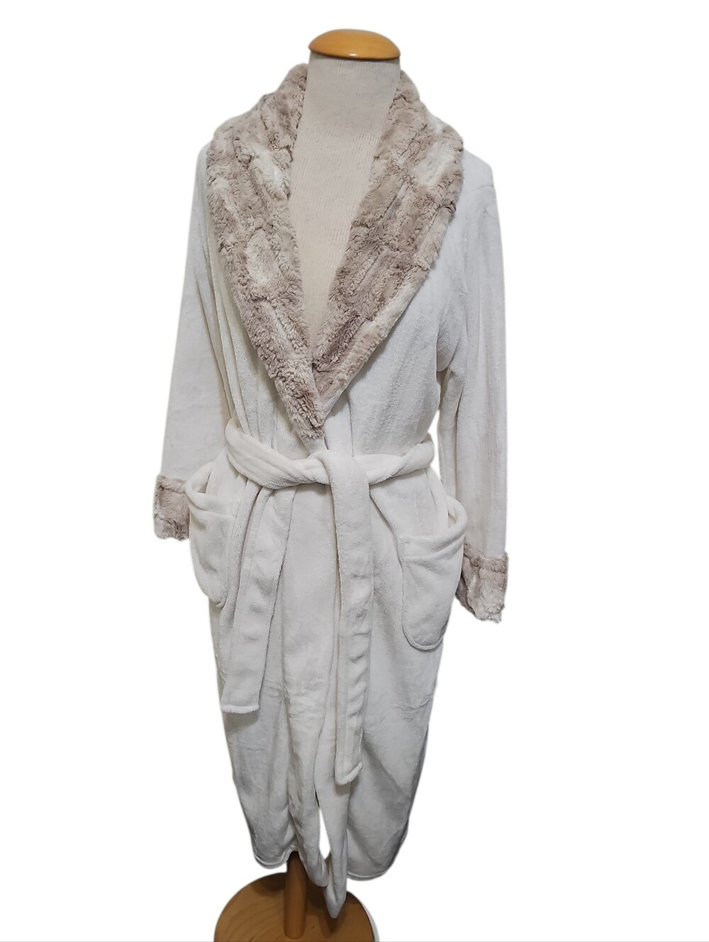 Carole Hochman Long Plush Robe